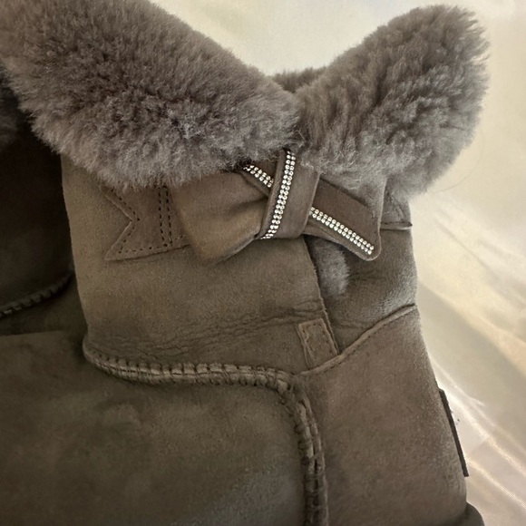 Ugg grey boots Sz 10 - Picture 5 of 7